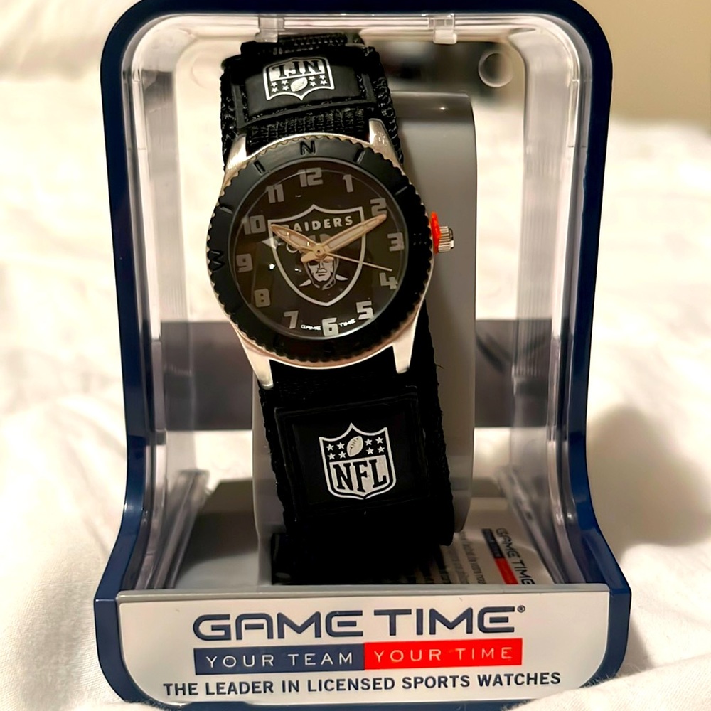Raiders watch - never worn